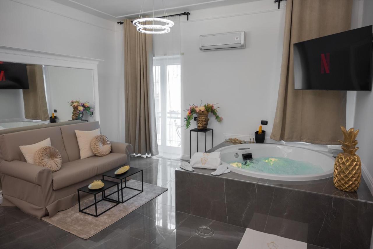 Nm Luxury Suites Помпеї Екстер'єр фото