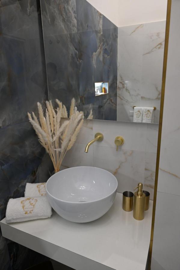 Nm Luxury Suites Помпеї Екстер'єр фото